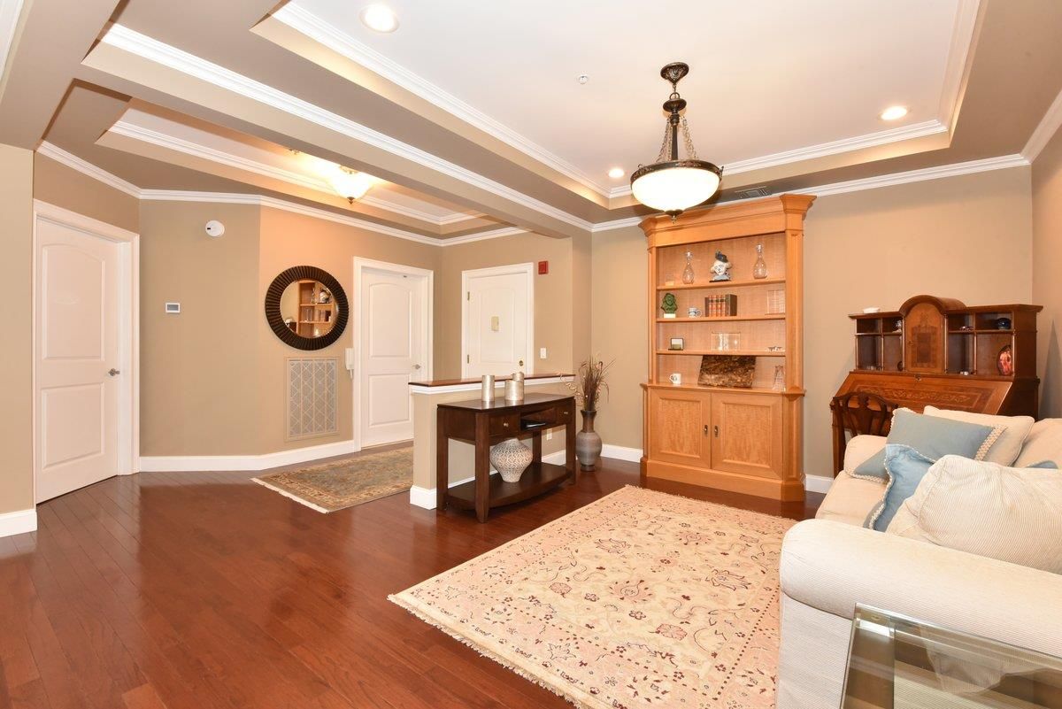 Interior, Pendant Lights, Recessed Lighting, Wood Texture Flooring