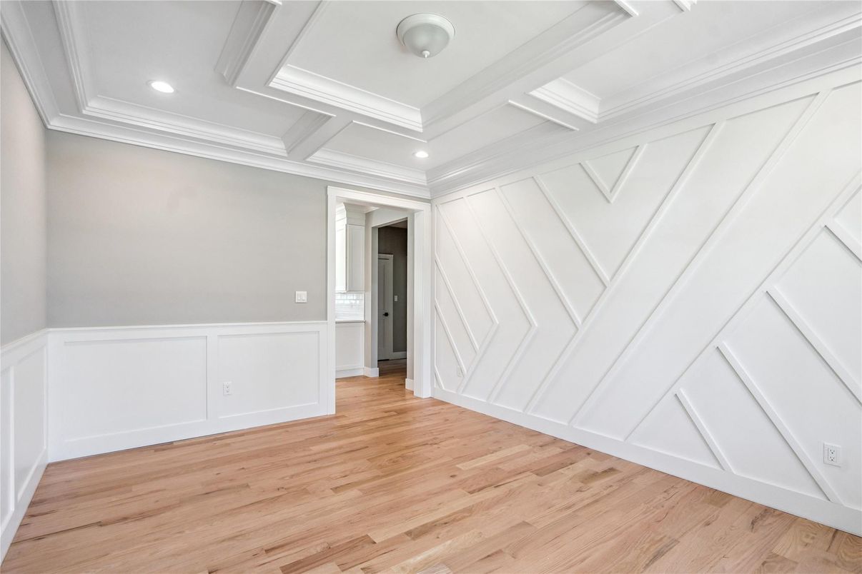 Empty room, Interior, Recessed Lighting, Wood Texture Flooring