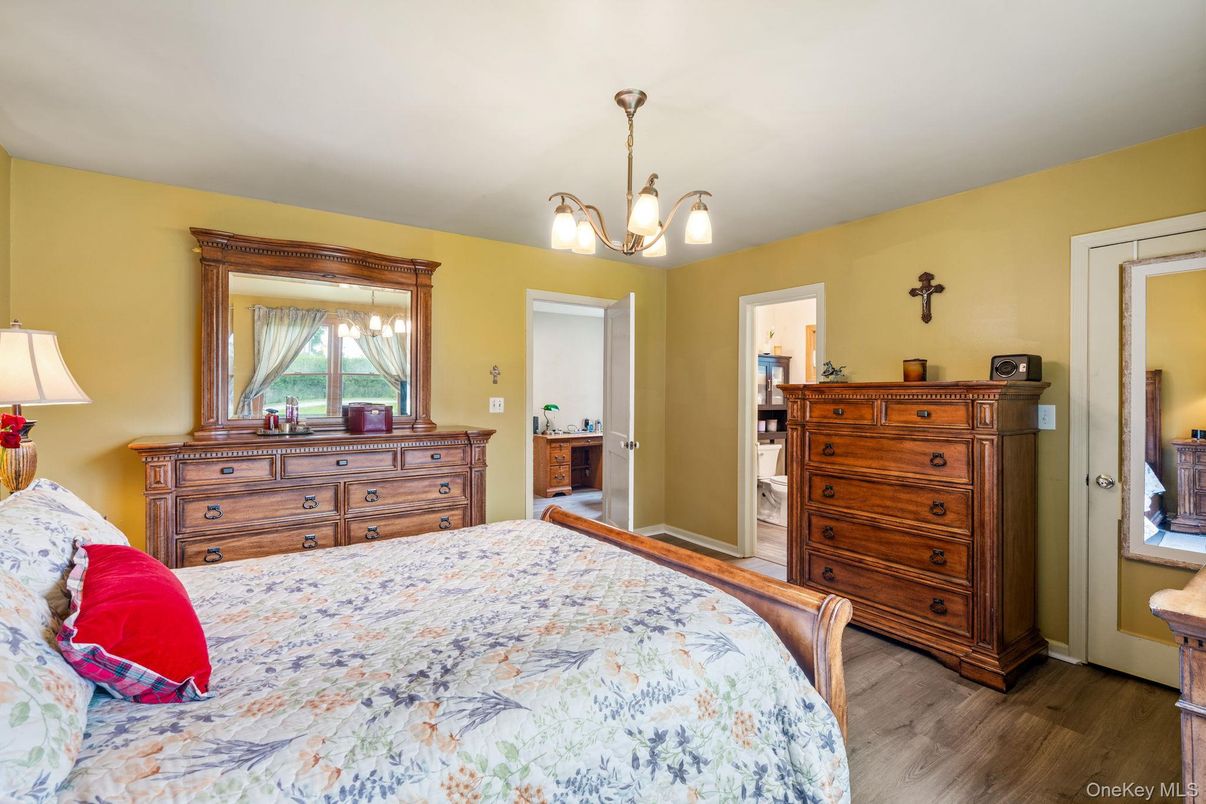 Bedroom, Interior, Pendant Lights, Wood Texture Flooring