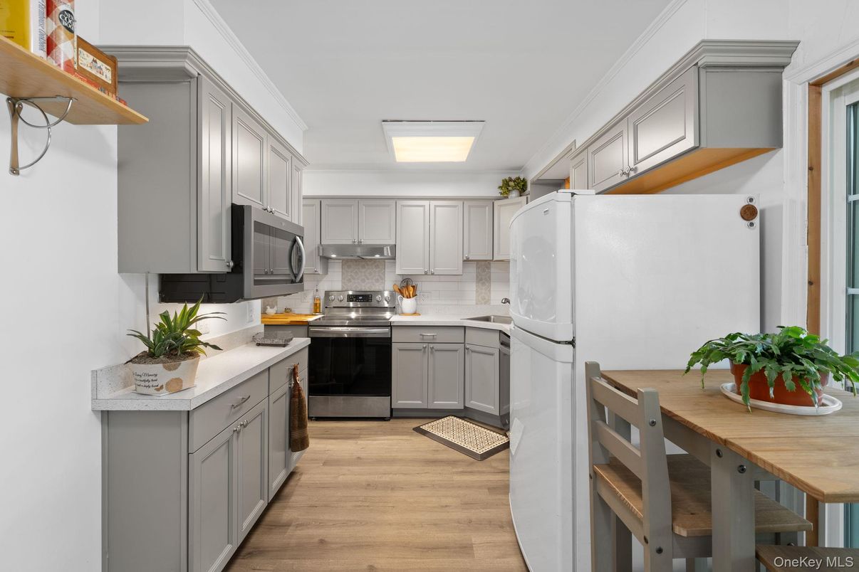 Interior, Kitchen, Stainless Steel Appliances, Wood Texture Flooring