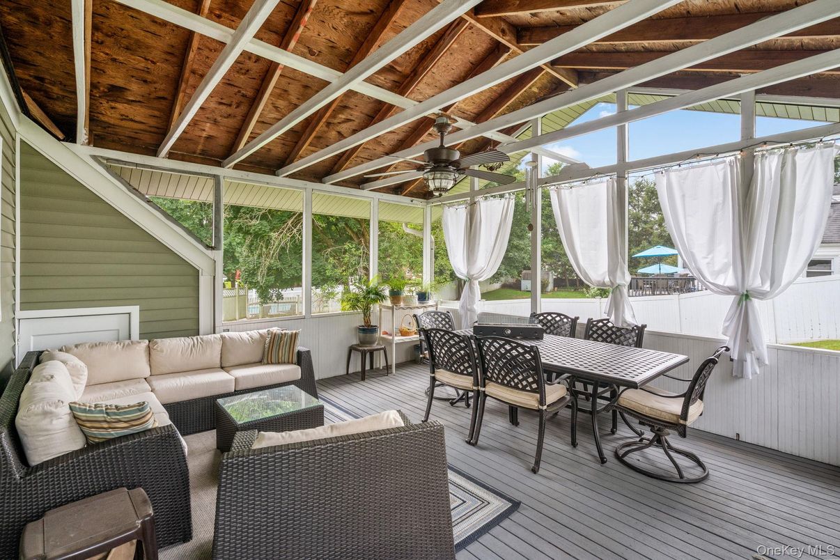 Dining room, Interior, Living room, Sun Room, Wooden Beams, Wooden Ceilings, Wood Texture Flooring