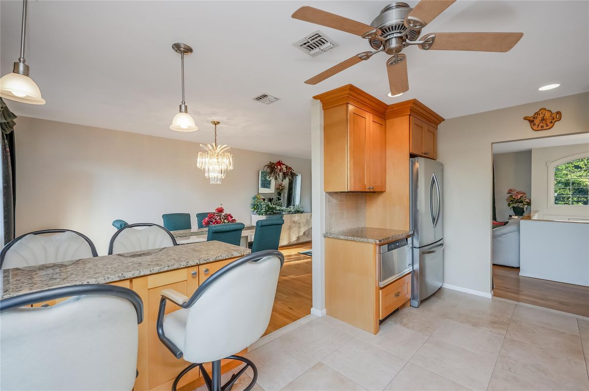 Dining room, Interior, Kitchen, Pendant Lights, Recessed Lighting, Wood Texture Flooring