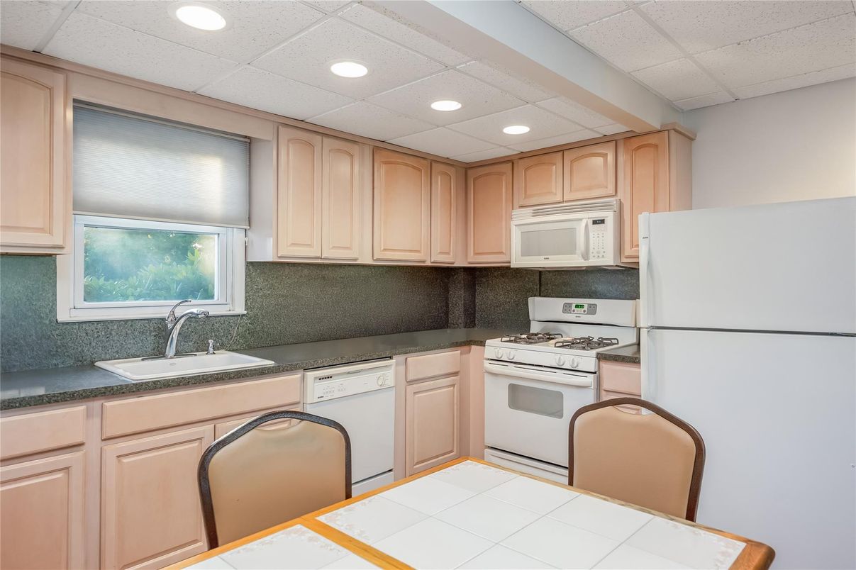 Interior, Kitchen, Recessed Lighting, Tile Countertops