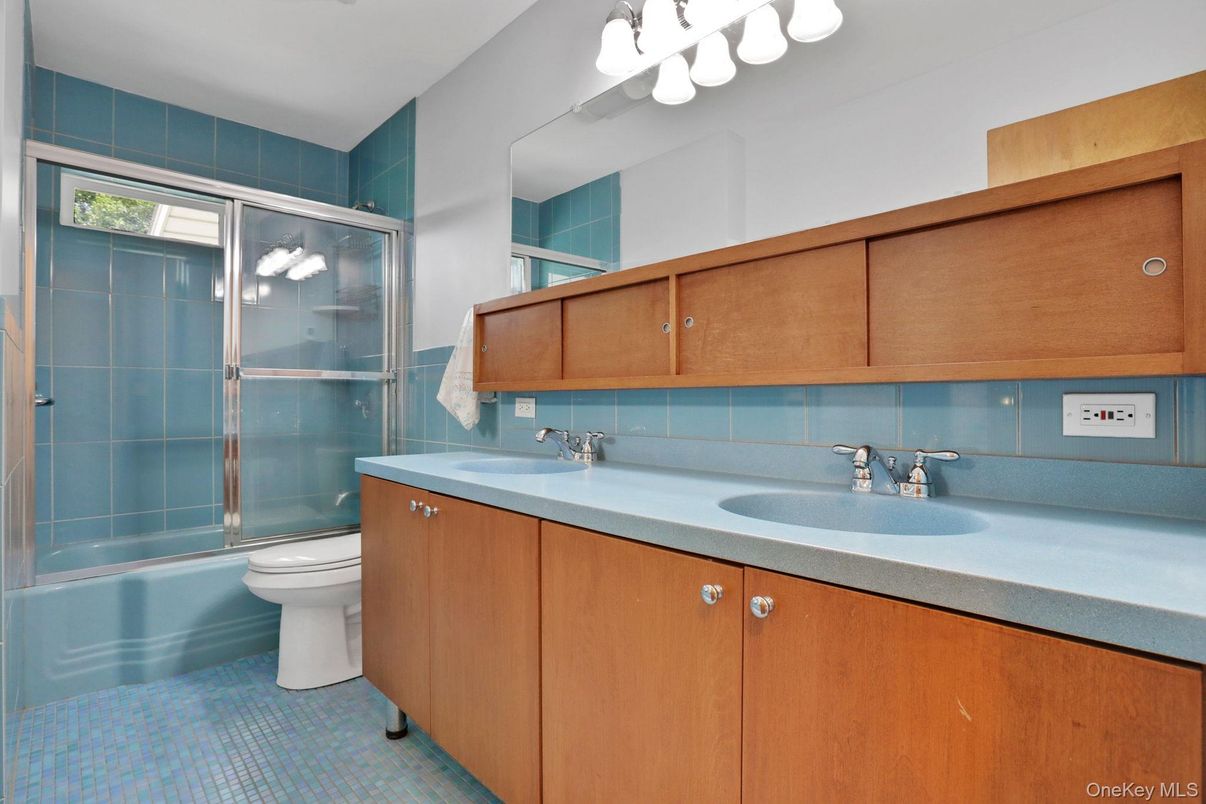 Bathroom, Dual Sink Vanities, Glass Shower, Interior