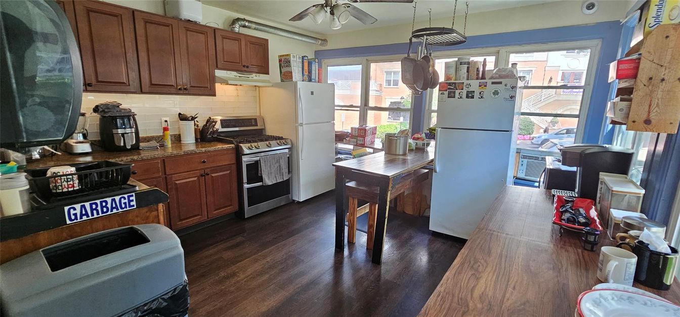 Interior, Kitchen, Pendant Lights, Wood Texture Flooring