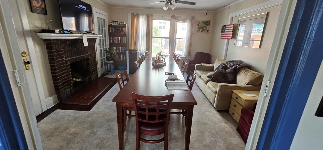 Dining room, Fireplace, Interior