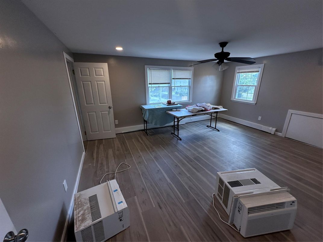 Interior, Recessed Lighting, Wood Texture Flooring