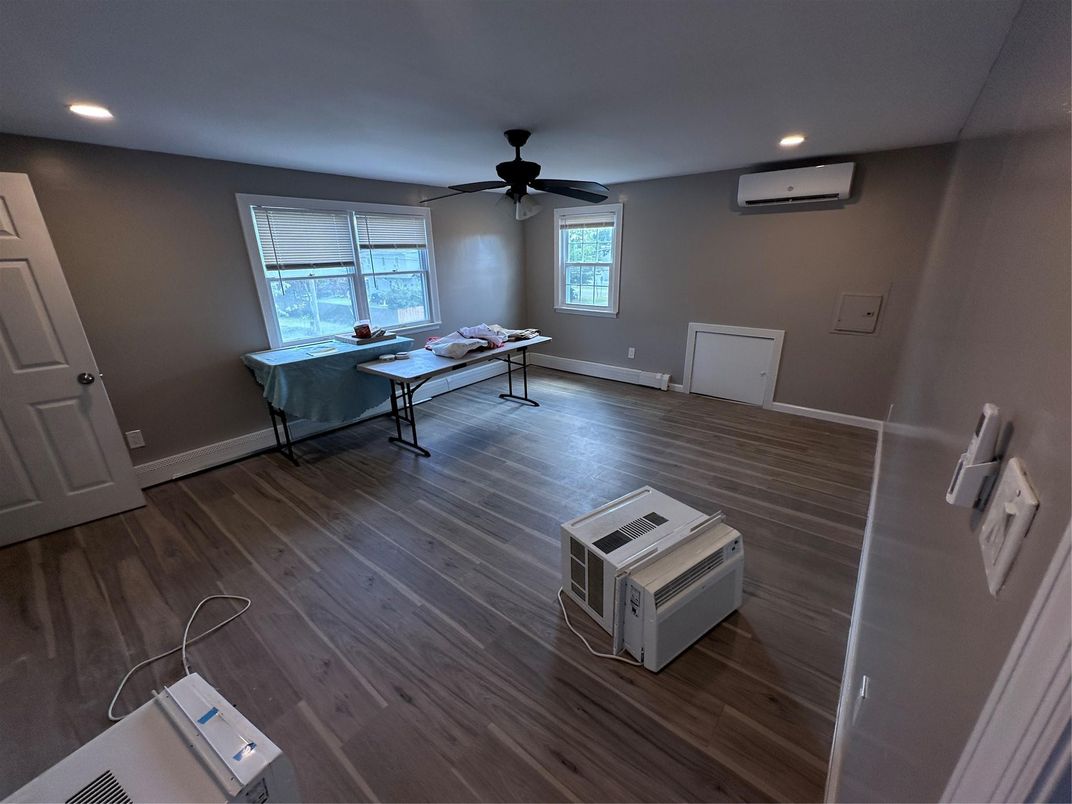 Interior, Recessed Lighting, Wood Texture Flooring