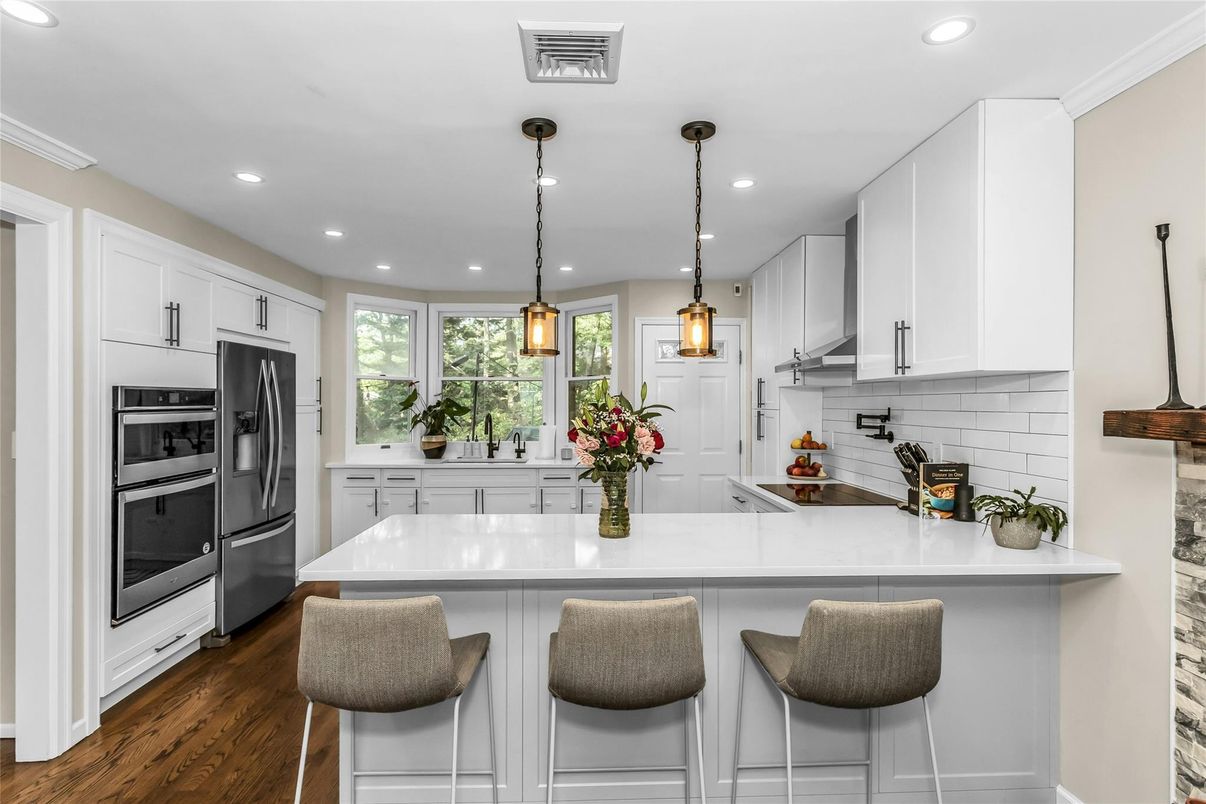 Interior, Kitchen, Pendant Lights, Recessed Lighting, Wood Texture Flooring