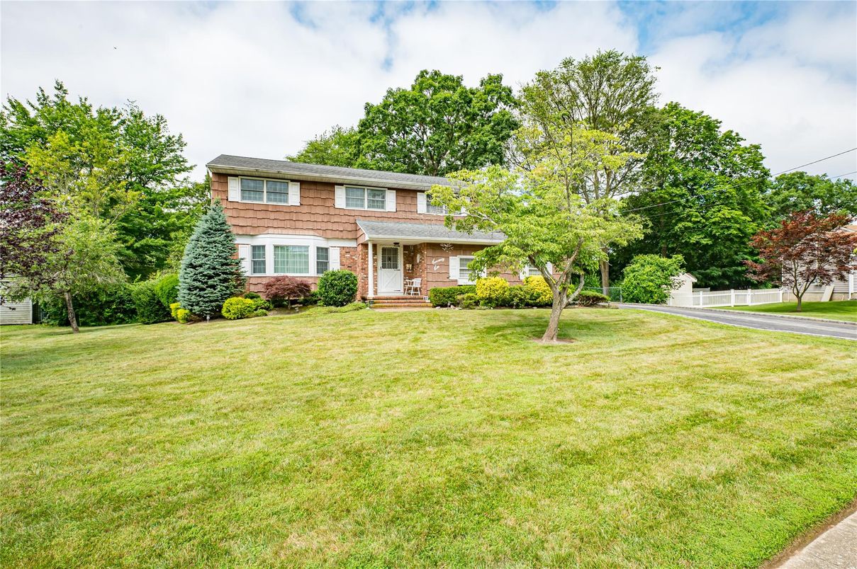 Backyard, Exterior, Facade, Brick Facade, Georgian