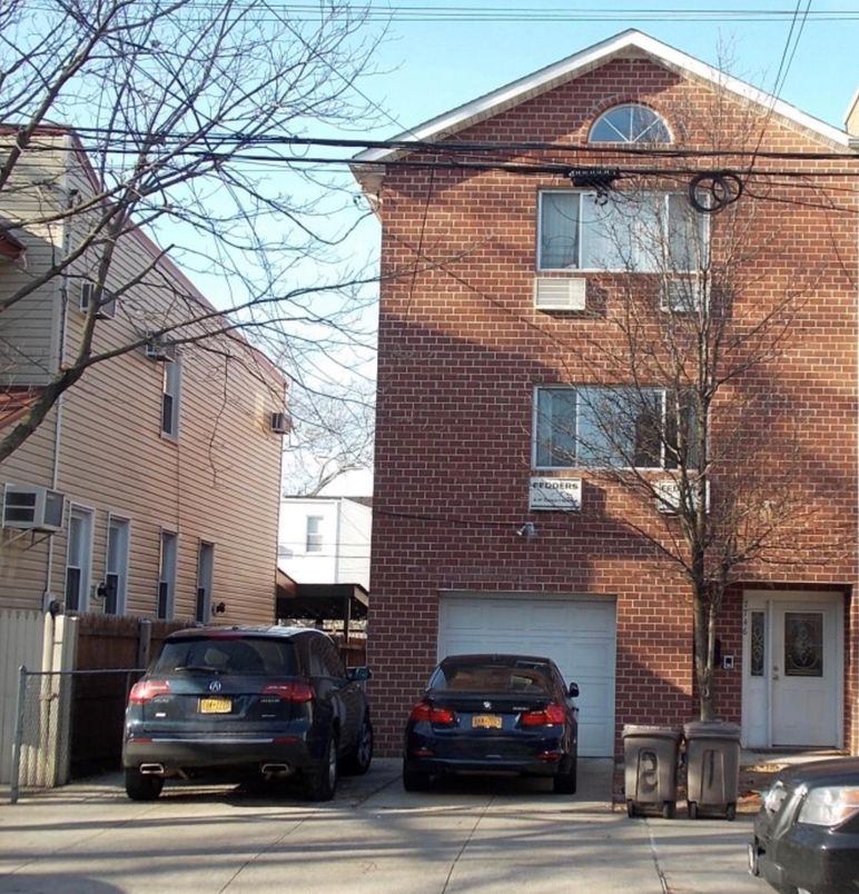 Attached, Exterior, Facade, Brick Facade, Rowhouse