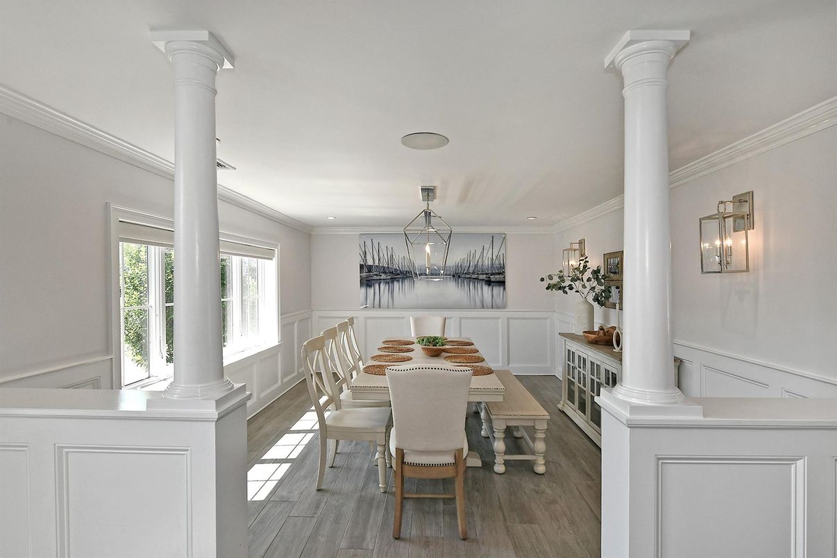 Chandelier, Dining room, Interior, Recessed Lighting, Wood Texture Flooring
