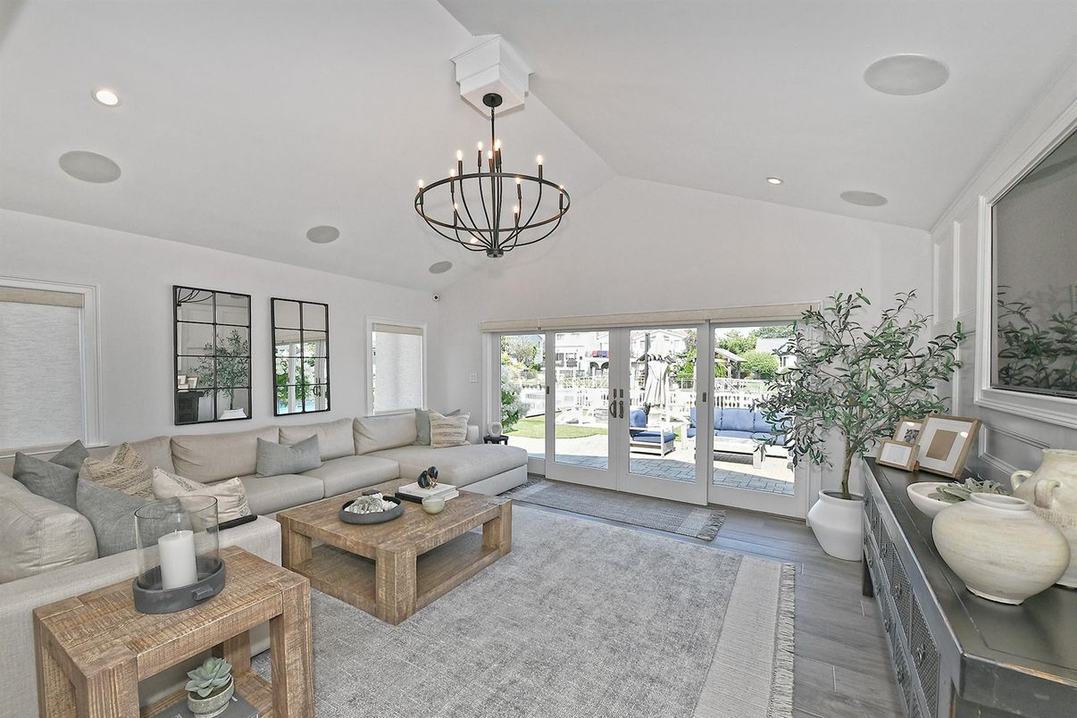 Chandelier, Interior, Living room, Recessed Lighting, Wood Texture Flooring