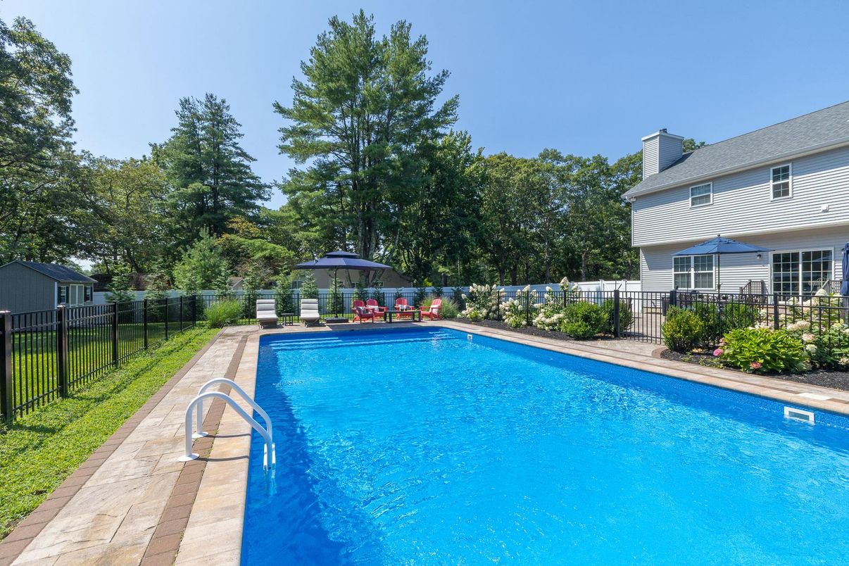 Exterior, Pool