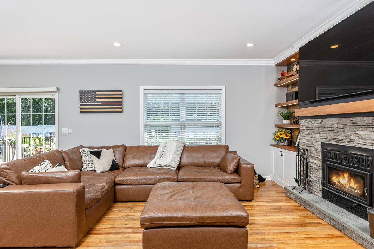Fireplace, Interior, Living room, Recessed Lighting, Wood Texture Flooring
