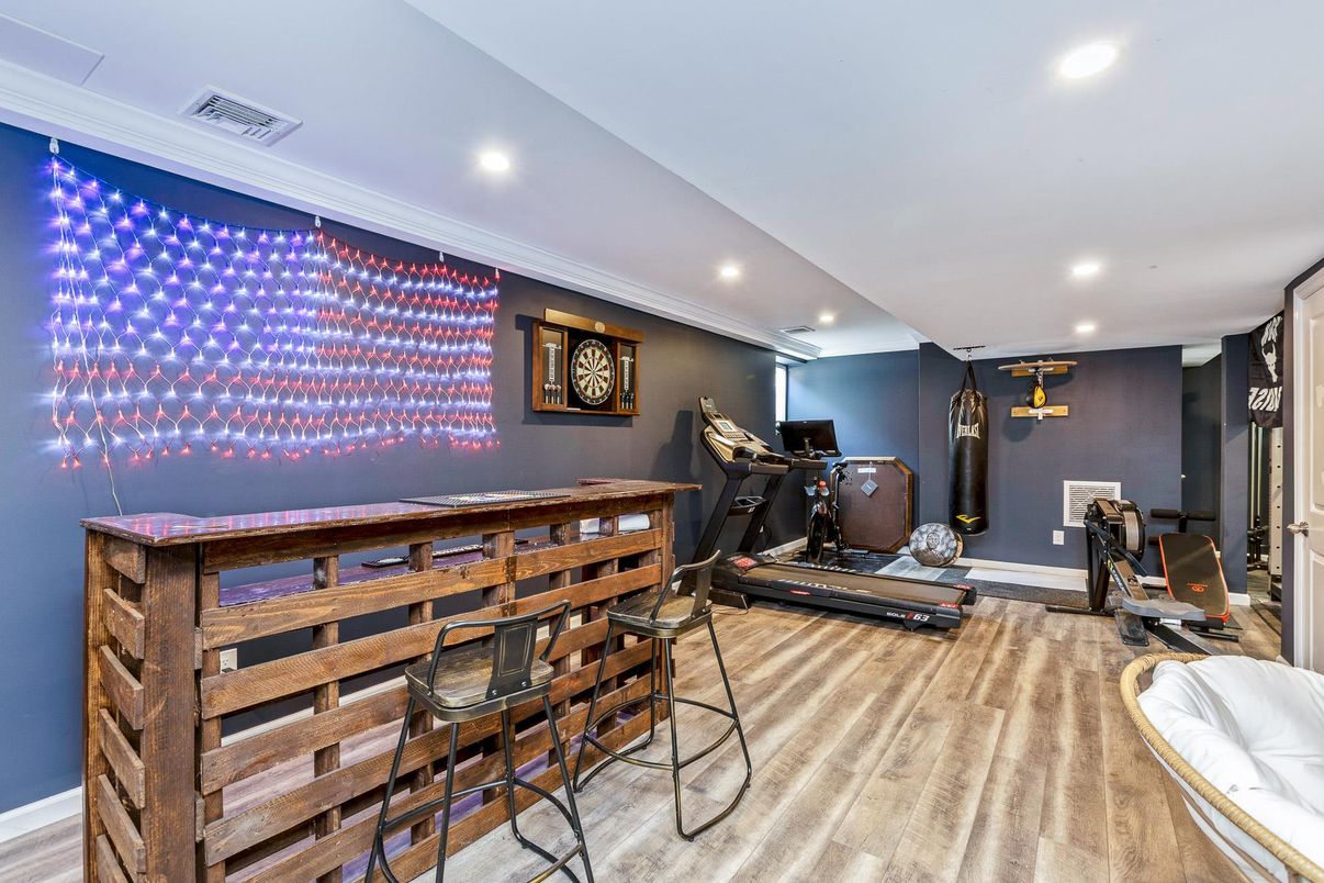 Fitness Equipment, Interior, Recessed Lighting, Wood Texture Flooring