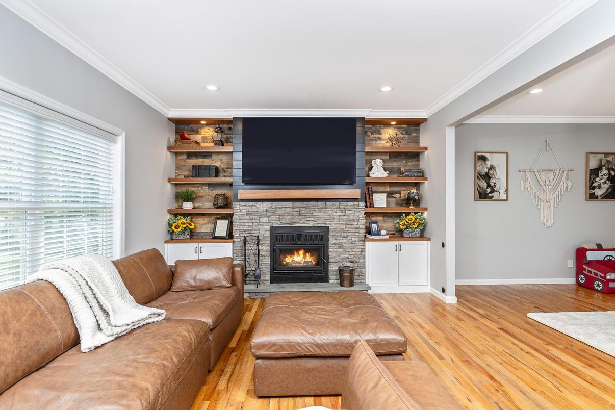 Fireplace, Interior, Living room, Recessed Lighting, Wood Texture Flooring