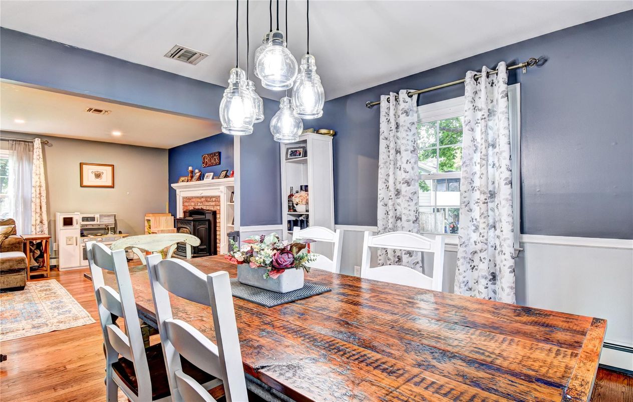 Dining room, Fireplace, Interior, Pendant Lights, Recessed Lighting, Wood Texture Flooring