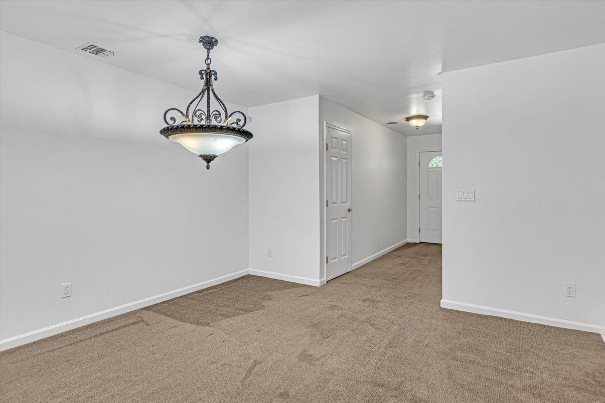 Empty room, Interior, Pendant Lights