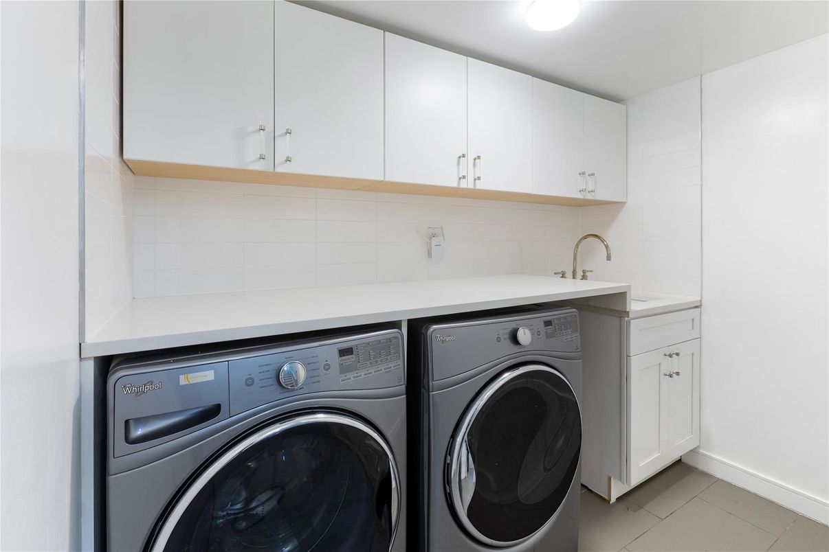 Interior, Washer