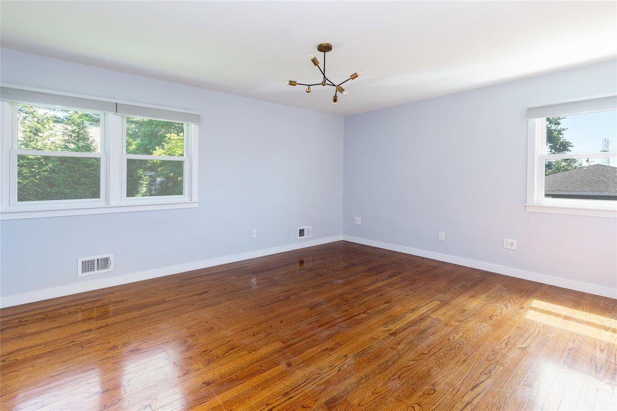 Empty room, Interior, Pendant Lights, Wood Texture Flooring
