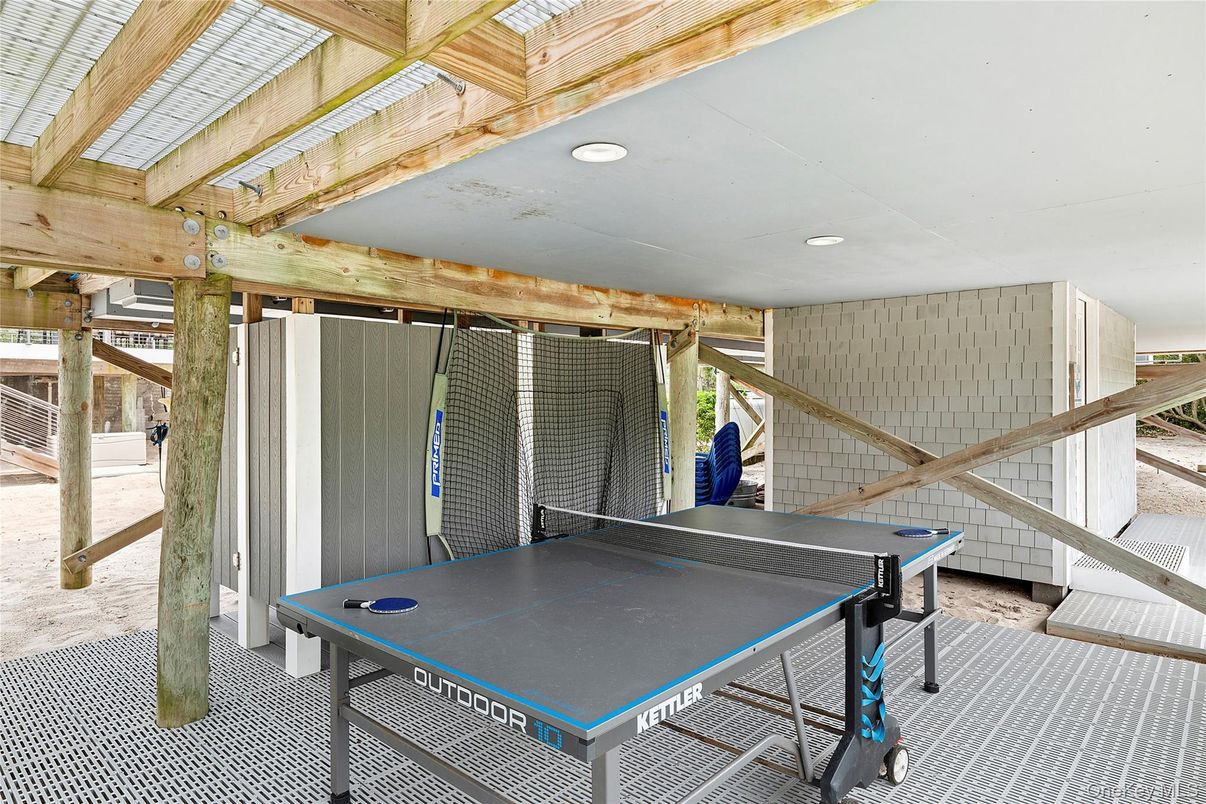 Exterior, Game Room, Recessed Lighting