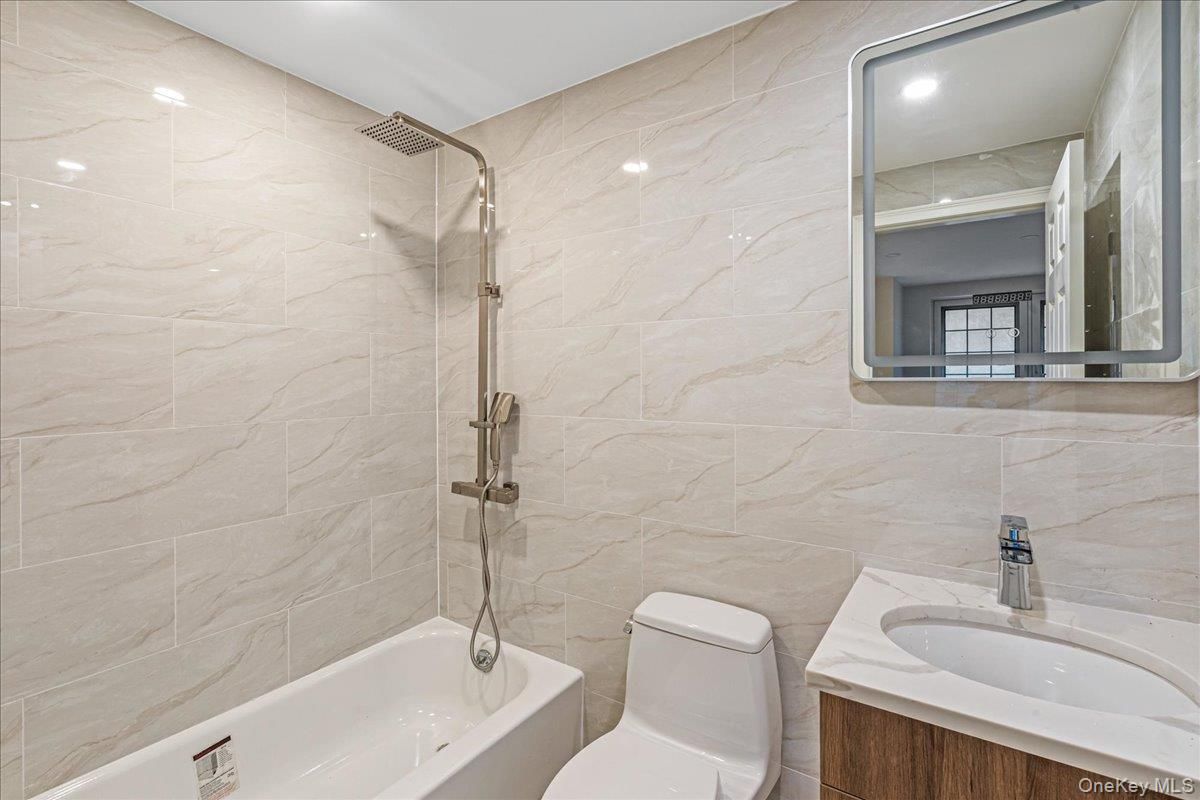 Bathroom, Interior, Marble Walls, Recessed Lighting