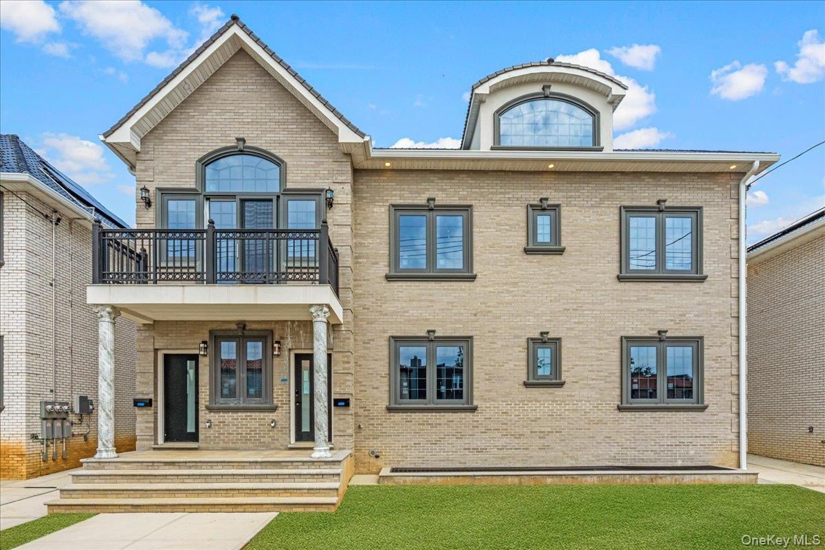 Exterior, Facade, Brick Facade, Brick Traditional