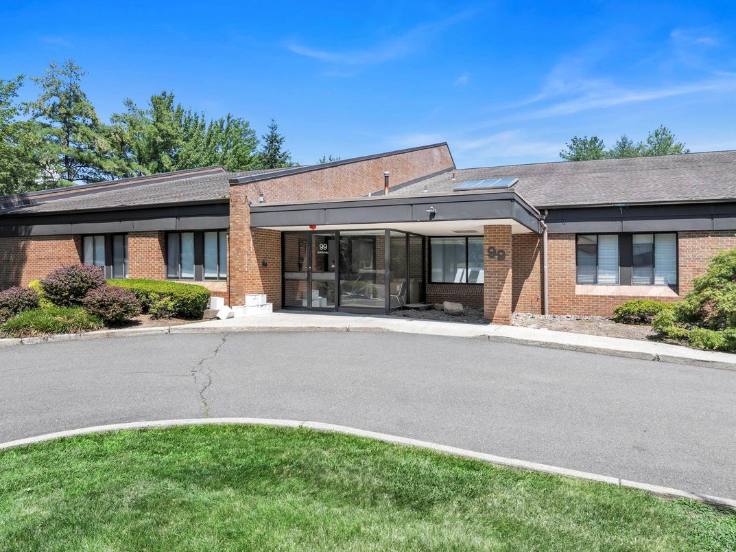 Exterior, Facade, Brick Facade, Ranch