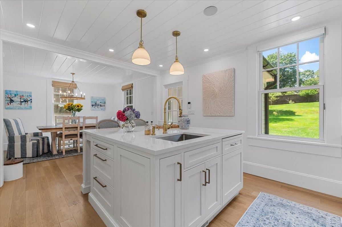 Dining room, Interior, Kitchen, Pendant Lights, Recessed Lighting, Wood Texture Flooring