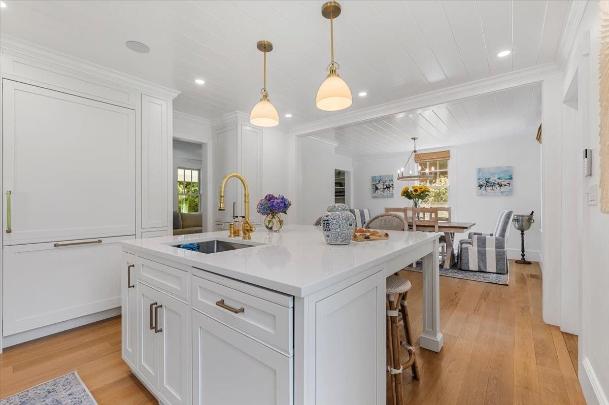Dining room, Interior, Kitchen, Pendant Lights, Recessed Lighting, Wood Texture Flooring