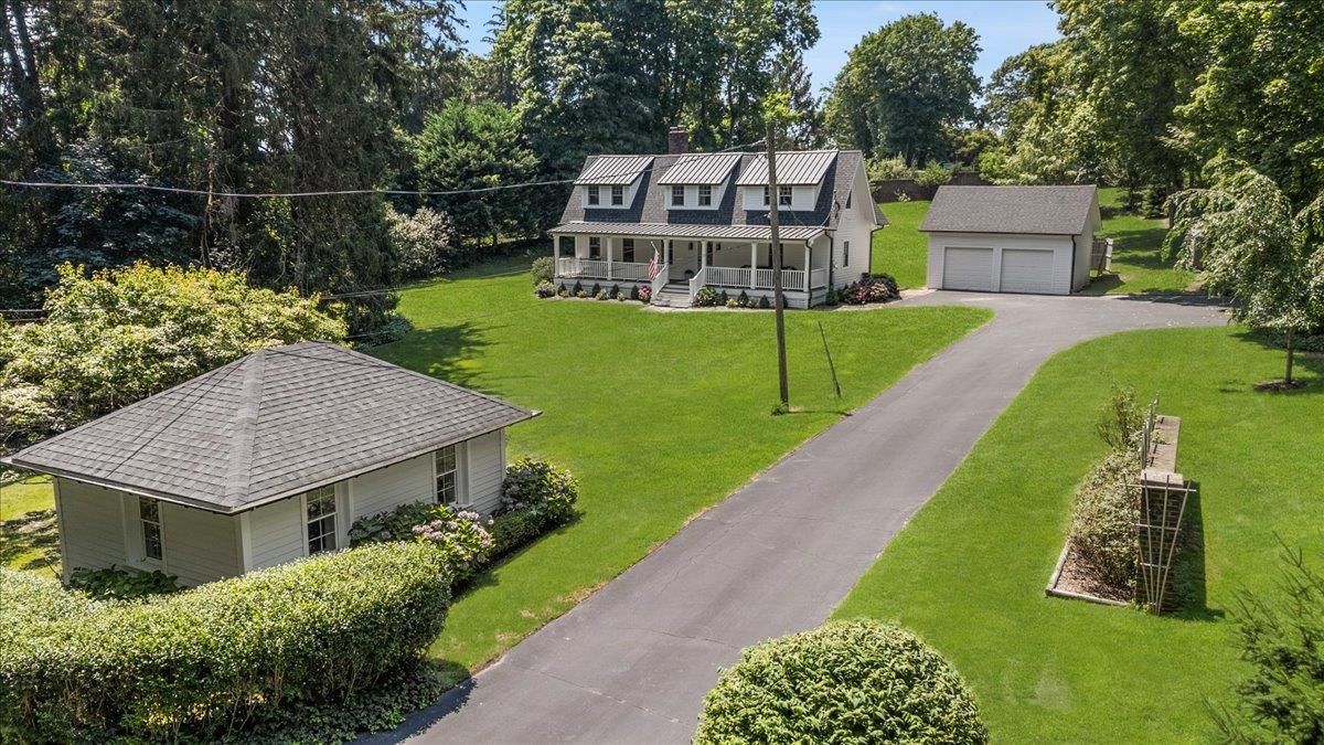 Backyard, Detached Garage, Exterior