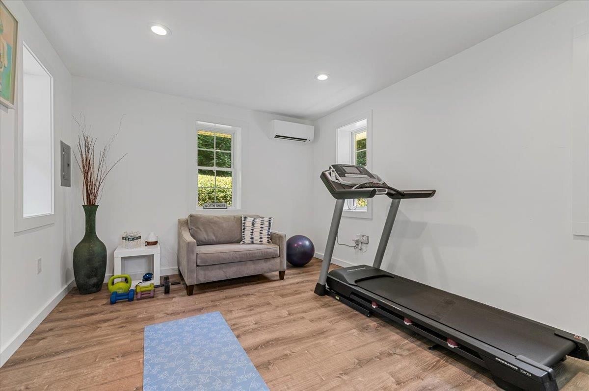 Fitness Equipment, Interior, Recessed Lighting, Wood Texture Flooring