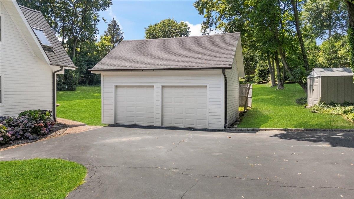 Detached Garage, Exterior