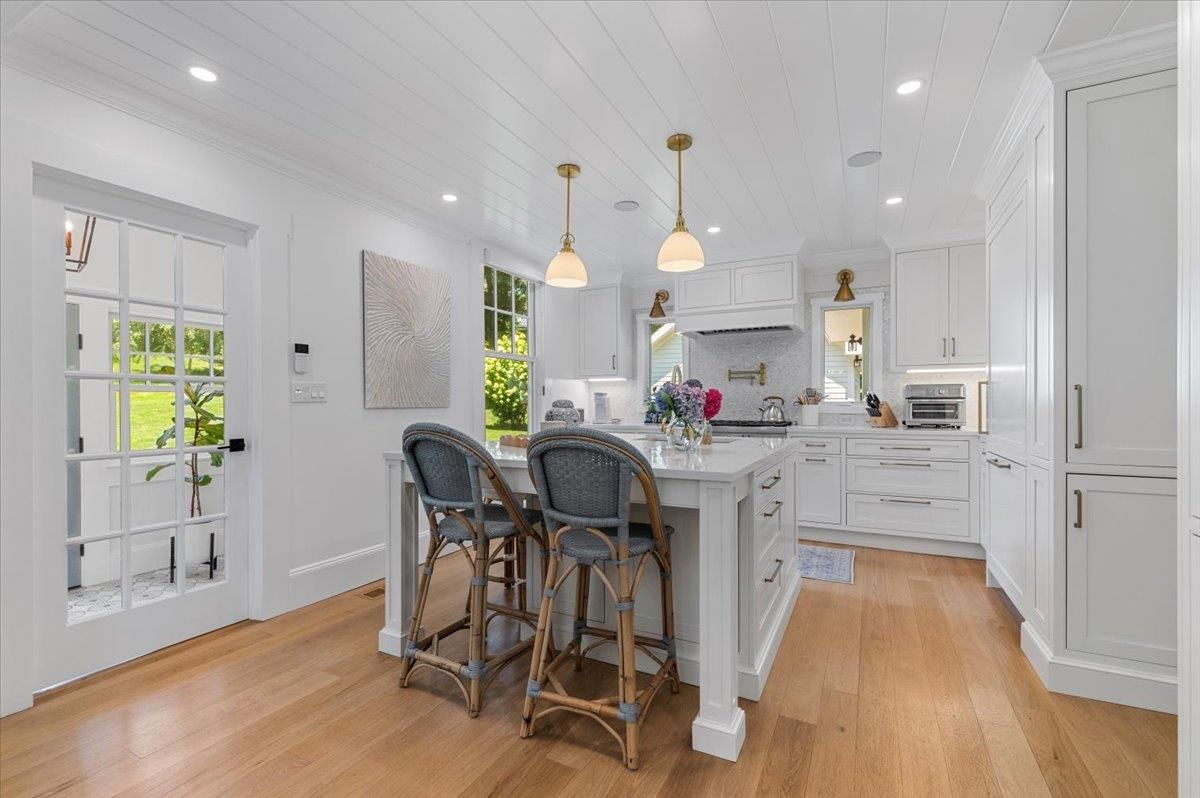 Interior, Kitchen, Pendant Lights, Recessed Lighting, Wood Texture Flooring