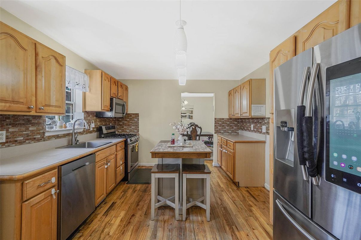 Interior, Kitchen, Pendant Lights, Stainless Steel Appliances, Wood Texture Flooring