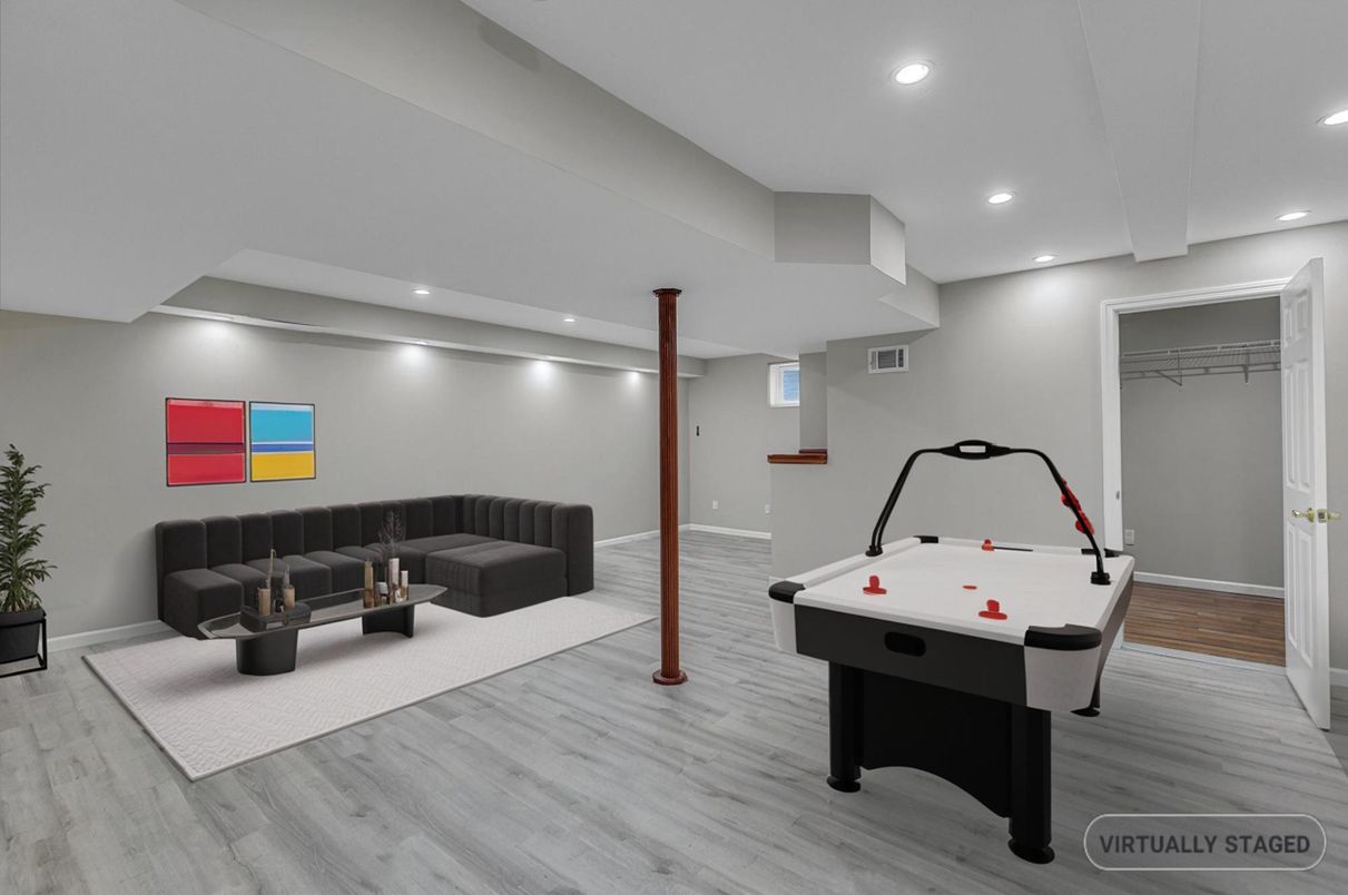 Billiard Table, Game Room, Interior, Recessed Lighting, Wood Texture Flooring