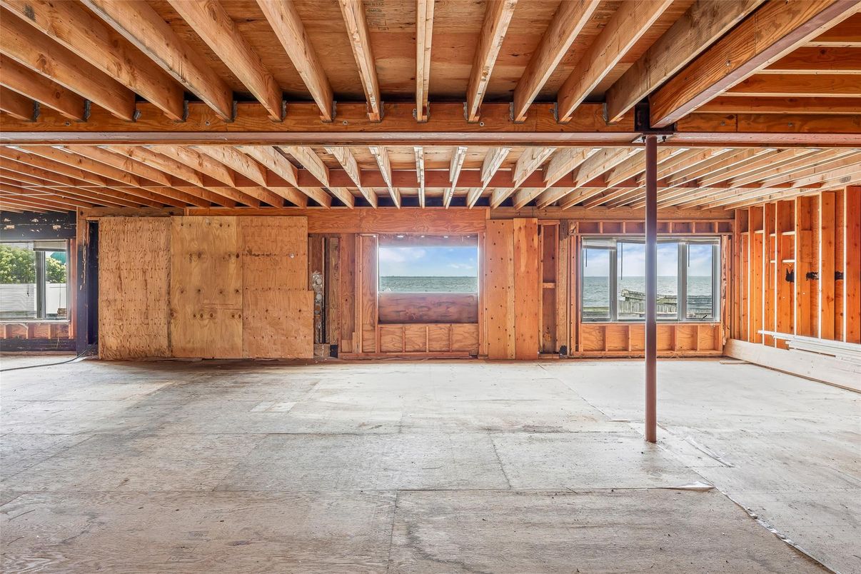 Empty room, Interior, Wooden Beams, Wooden Ceilings, Wooden Walls
