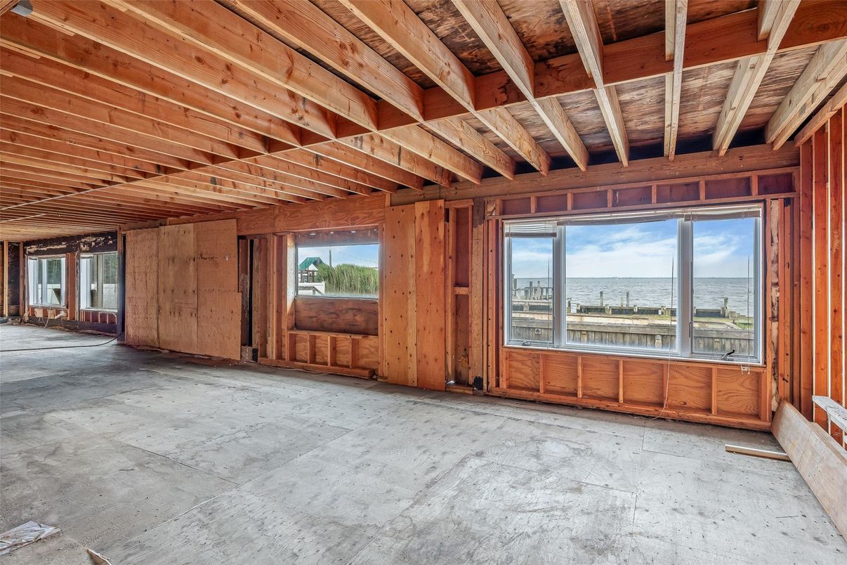 Empty room, Interior, Water, Wooden Beams, Wooden Ceilings, Wooden Walls