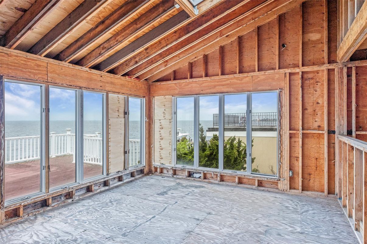 Empty room, Interior, Water, Wooden Beams, Wooden Ceilings, Wooden Walls