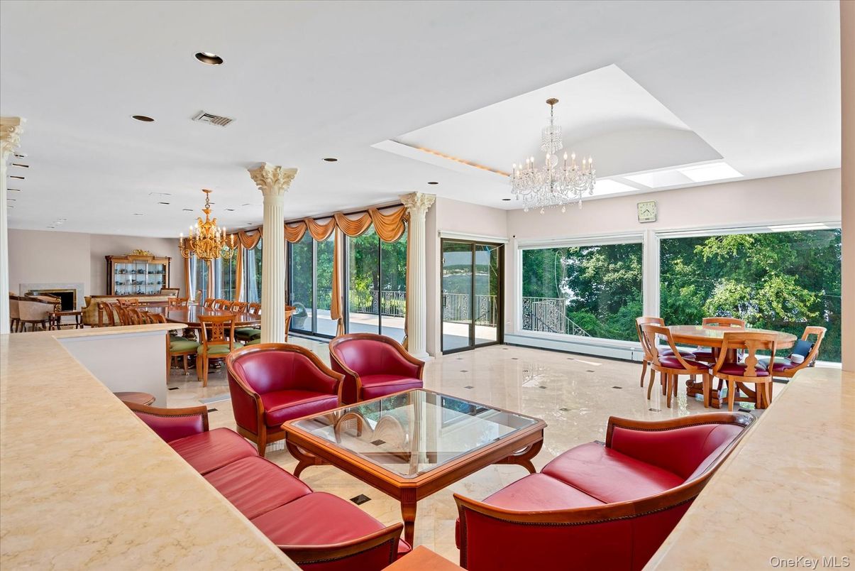 Chandelier, Dining room, Interior, Living room, Recessed Lighting