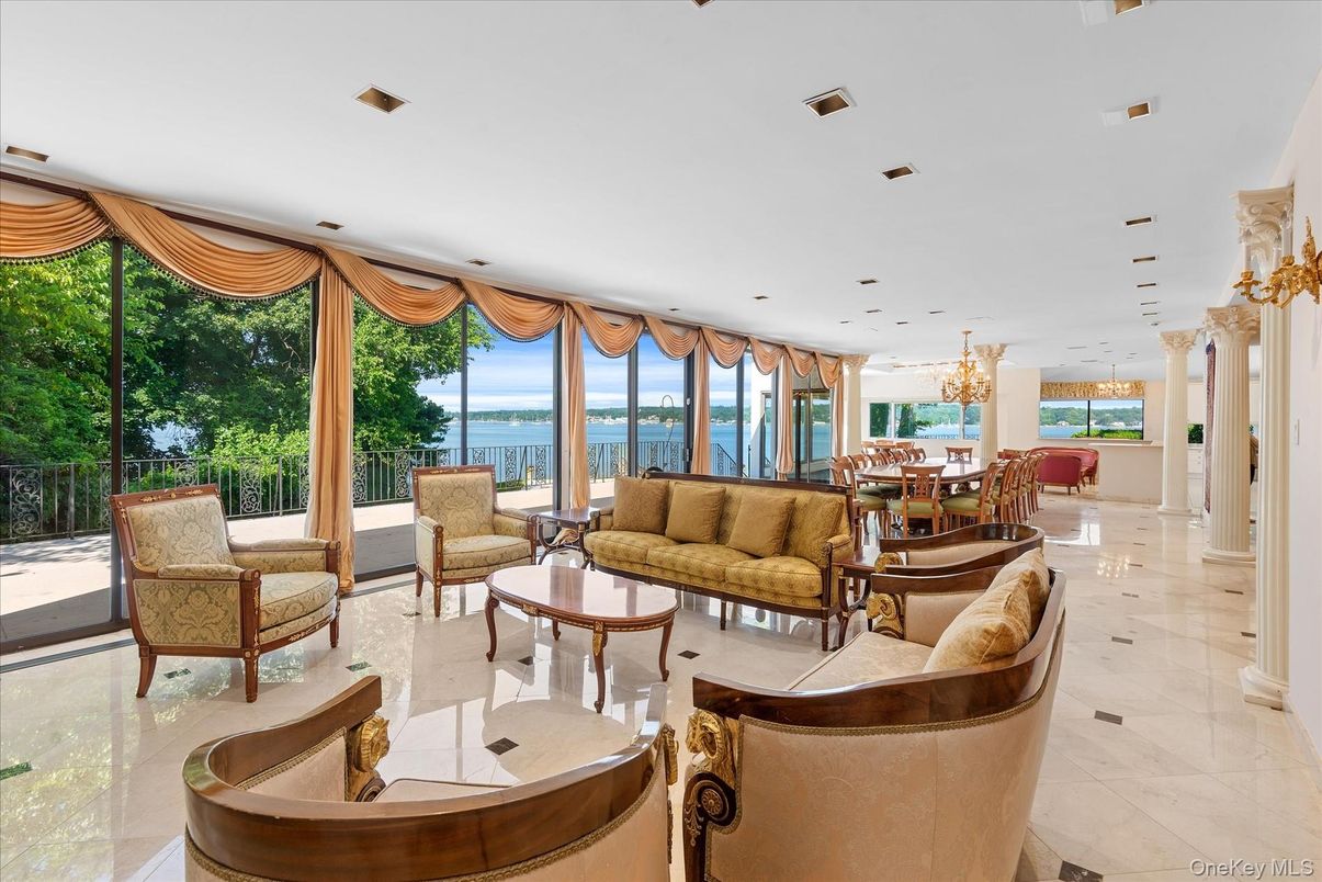 Chandelier, Dining room, Interior, Living room, Recessed Lighting, Water