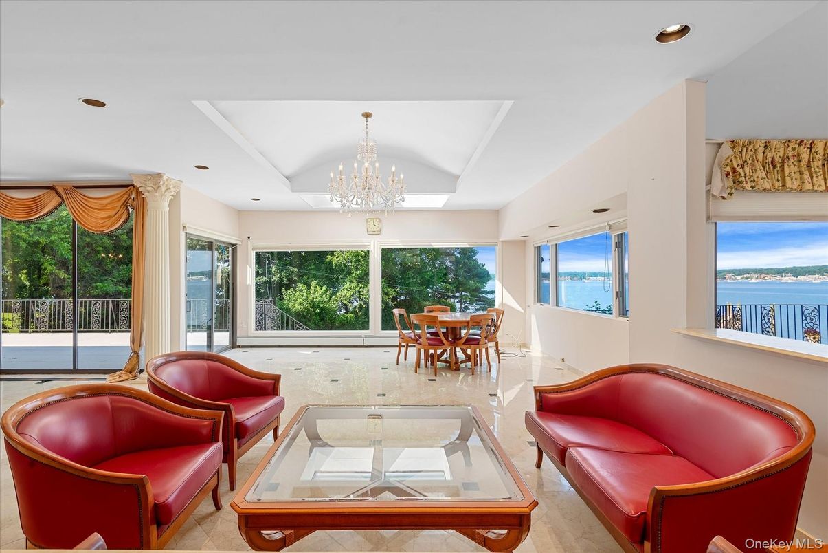 Chandelier, Dining room, Interior, Living room, Recessed Lighting, Water