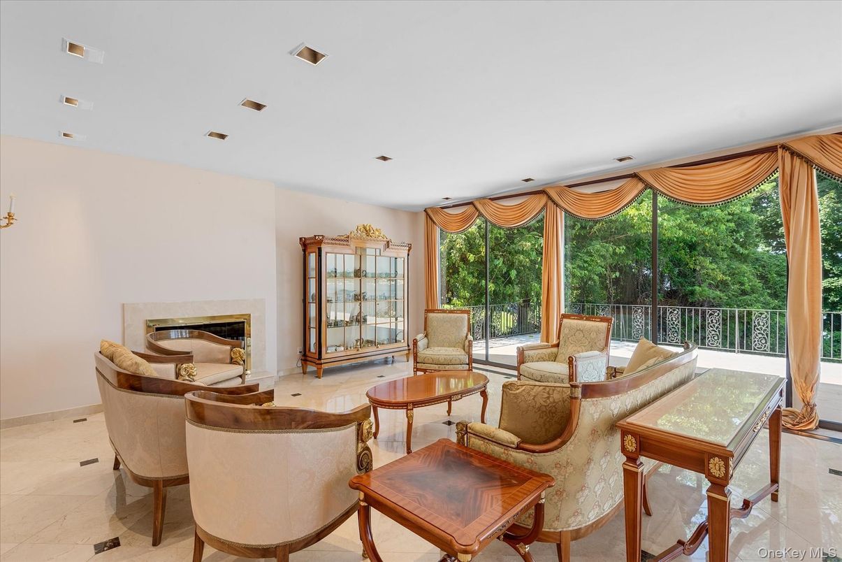 Dining room, Interior, Living room, Recessed Lighting