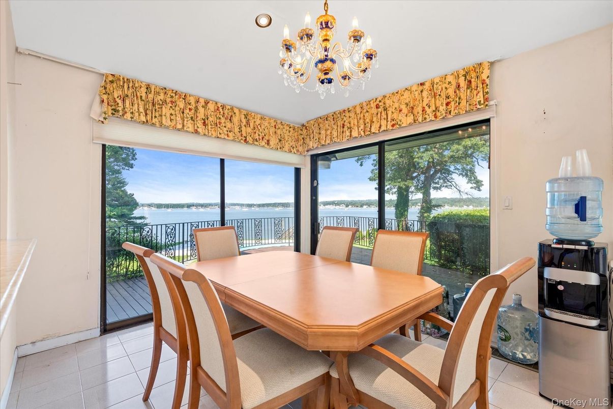 Chandelier, Dining room, Interior, Recessed Lighting, Water