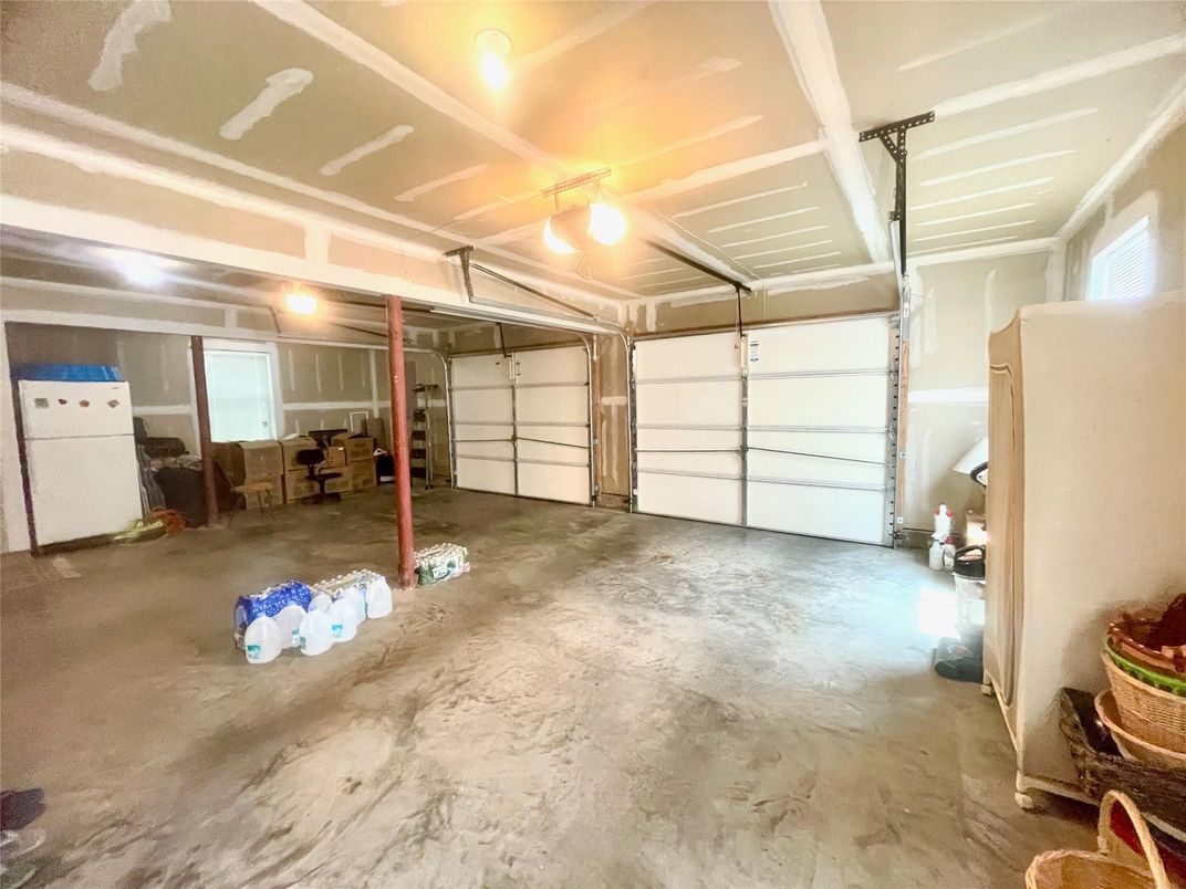 Garage, Interior