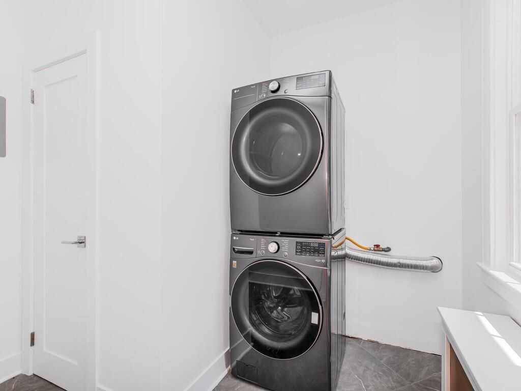 Interior, Utility Closets, Washer, Wood Texture Flooring