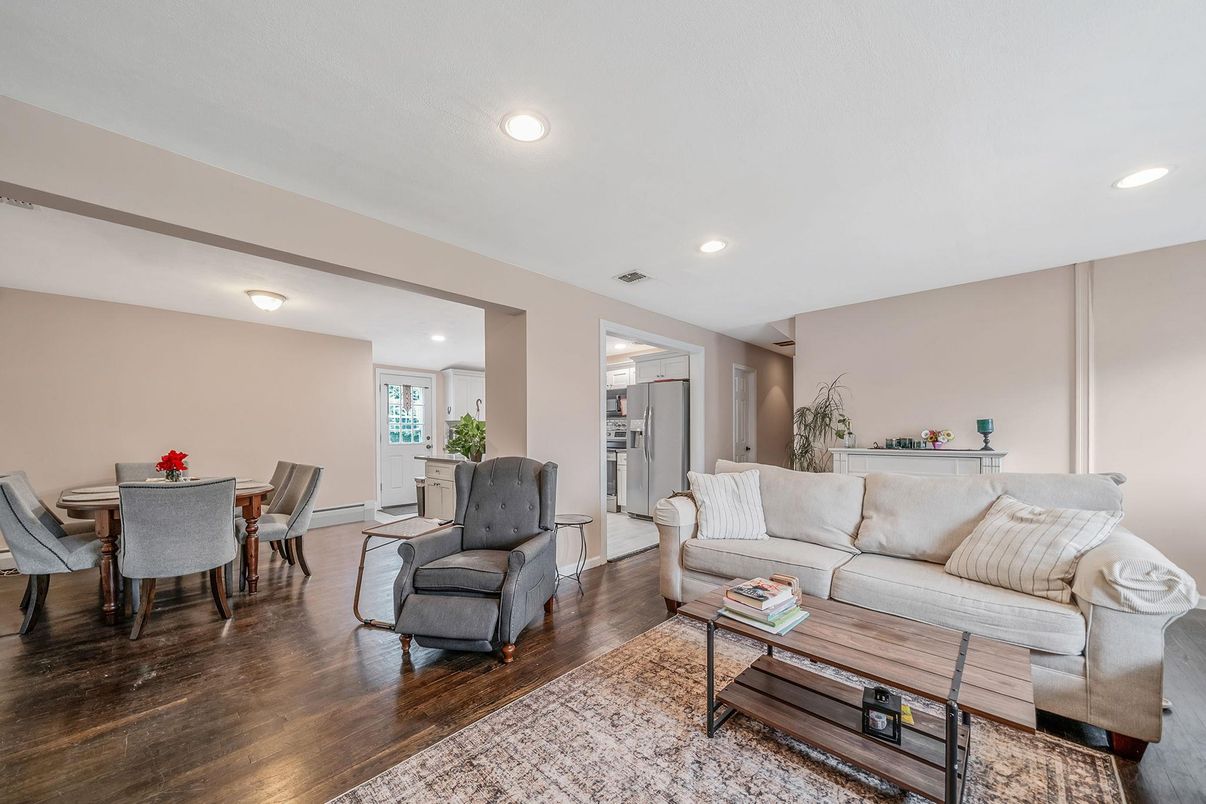 Dining room, Interior, Living room, Recessed Lighting, Wood Texture Flooring