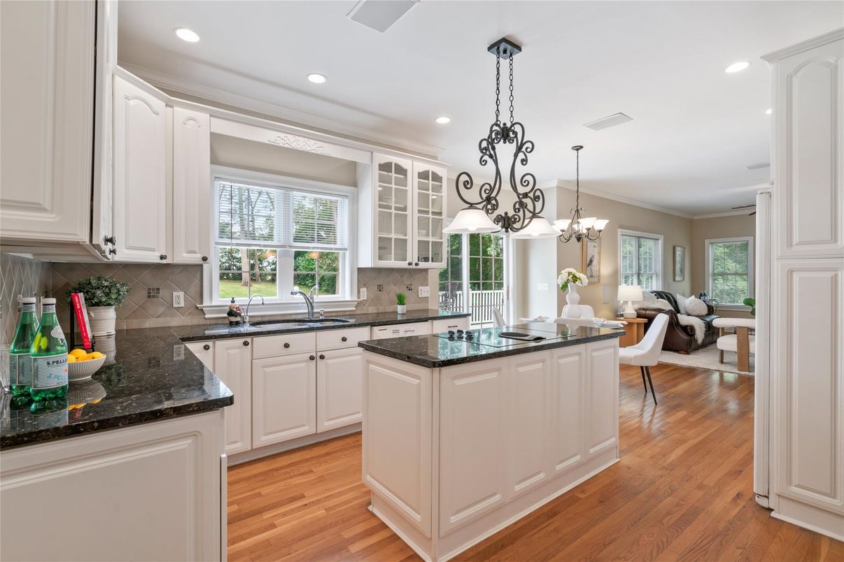 Chandelier, Interior, Kitchen, Living room, Pendant Lights, Recessed Lighting, Wood Texture Flooring