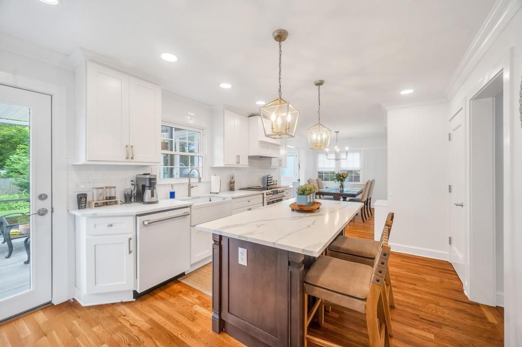 Dining room, Interior, Kitchen, Pendant Lights, Recessed Lighting, Stainless Steel Appliances, Wood Texture Flooring